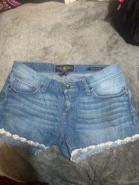 Lucky  Brand Riley Short Denim Shorts in Light Blue with Daisy Trim